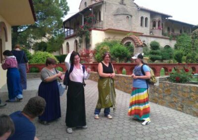 Ausflugsgruppe vor Historischer Kukisse