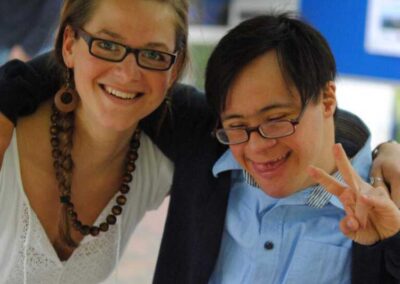 Junge Frau und junger Mann